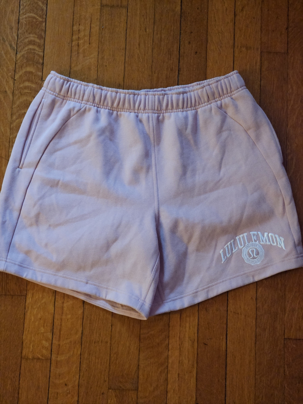 Lululemon Scuba Mid-Rise Oversized Shorts 7" in Pink Sz L